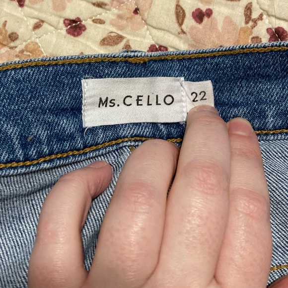 Ms. Cello Straight Leg Frayed Hem Jeans size 22 - Picture 4 of 6